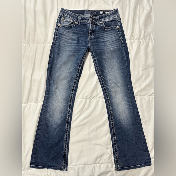 Miss Me Bootcut Mid Rise Stretch Embroidered Studded Jeans Blue Medium Wash 27 - Picture 2 of 13